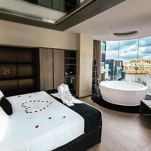 Hugo's Boutique - Adults Only 4*, San Ġiljan Malte